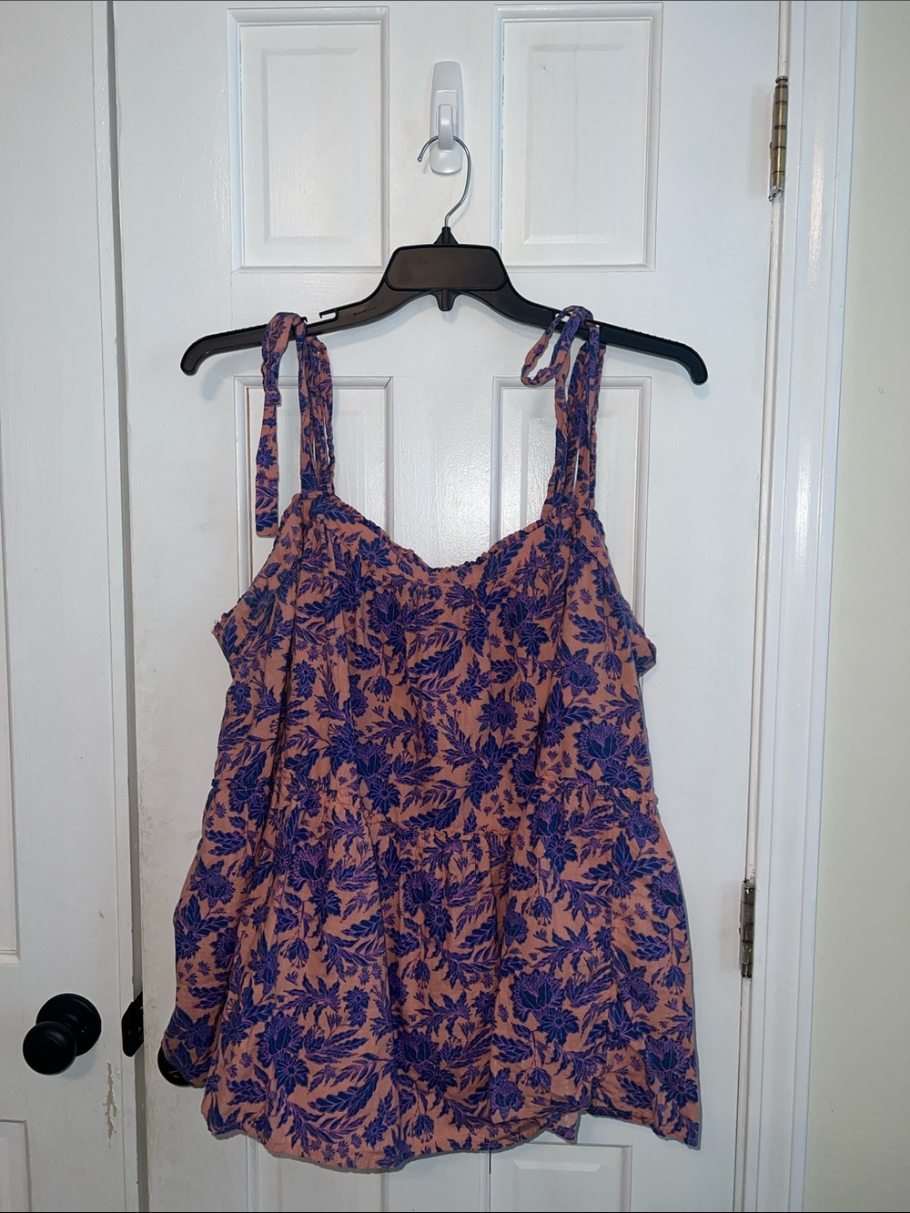 Tie-Shoulder Floral Tank Top in Peach and Navy/Purple